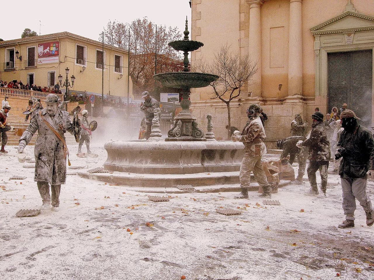 8 Things to Know About Els Enfarinats in Ibi: 2026 Flour Fight Guide
