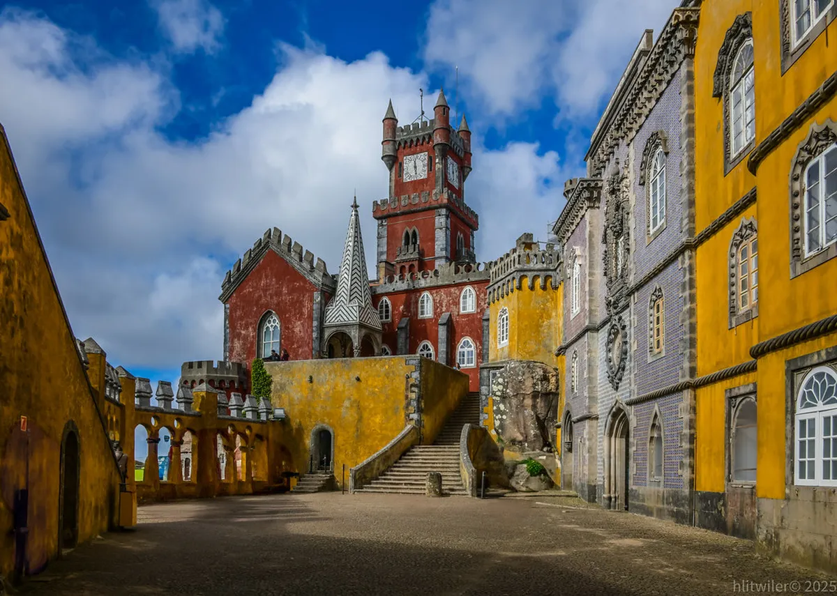 Comparsas, Artifacts, and Murgas: What You're Actually Watching in Badajoz