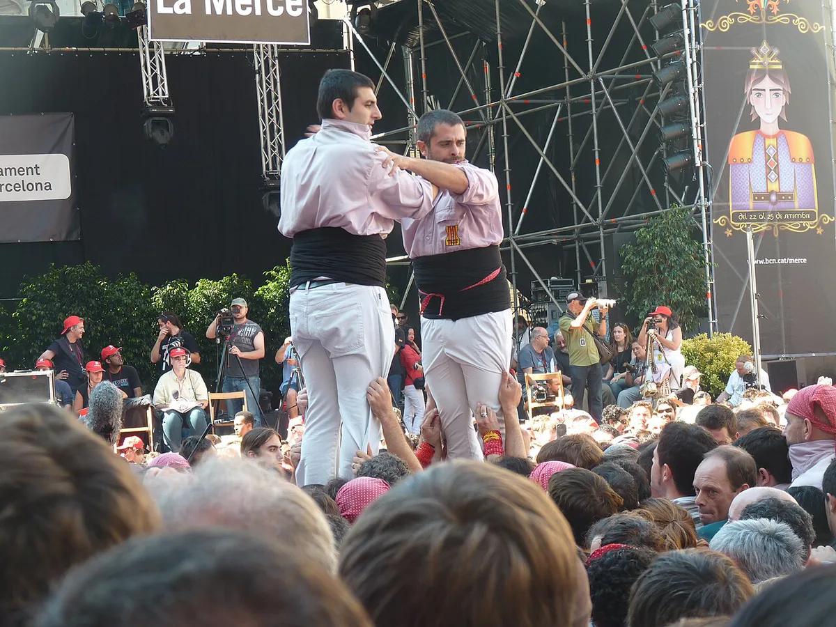 A human tower rising in front of Barcelona city hall during La Merce — 1