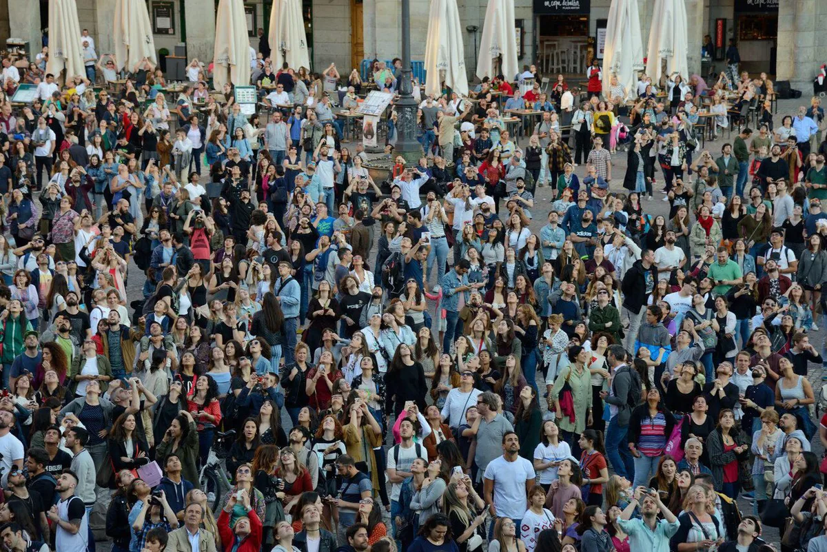 Versos sueltos sobre la Plaza Mayor 01 — 2