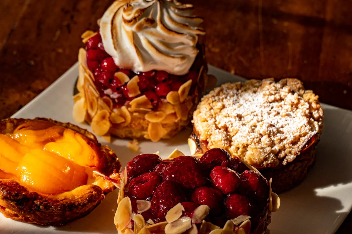 Where to Stay, Eat, and Get Around During Festival Week